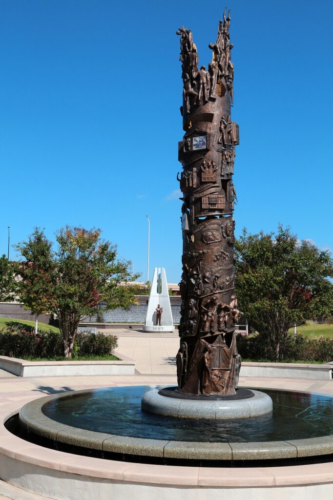 tulsa memorial statue