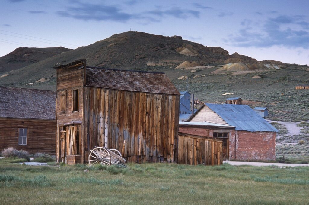 buildings in ghost down