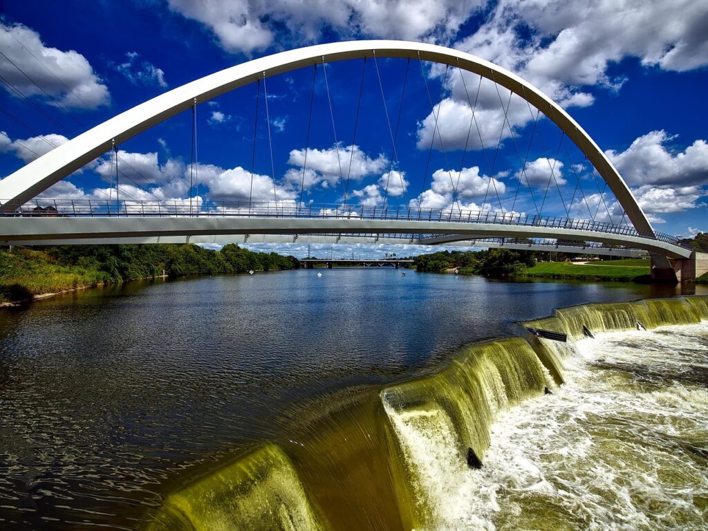 des moines bridge