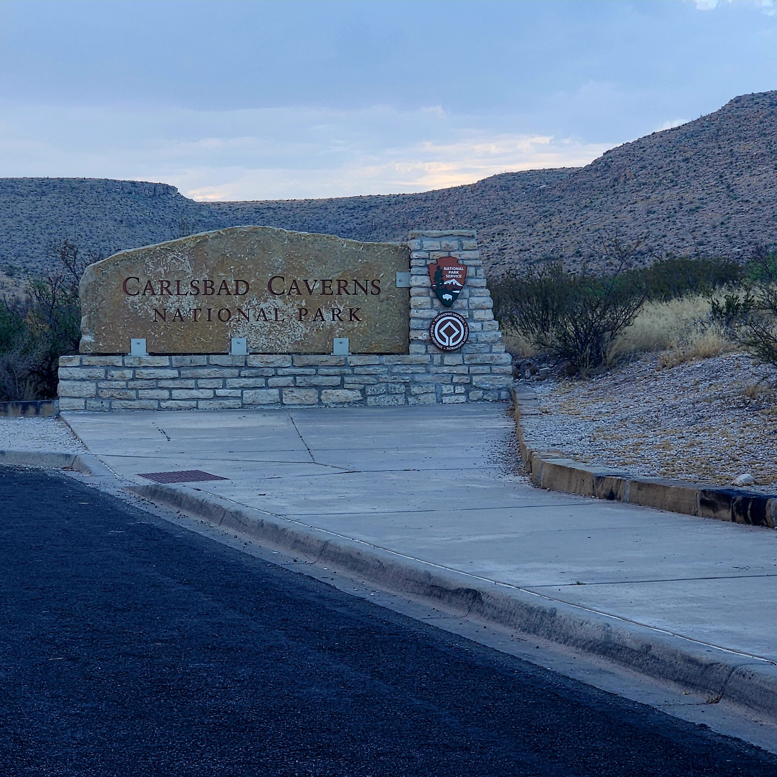 carlsbad national park entrance sign